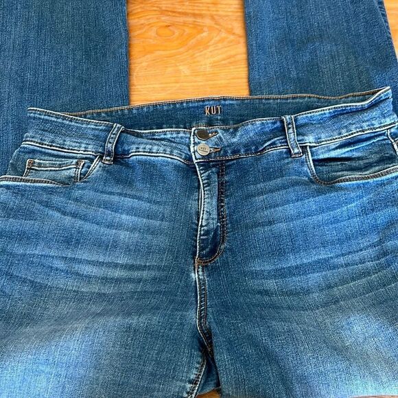 Kut from the Kloth Jeans 18W - Picture 4 of 12
